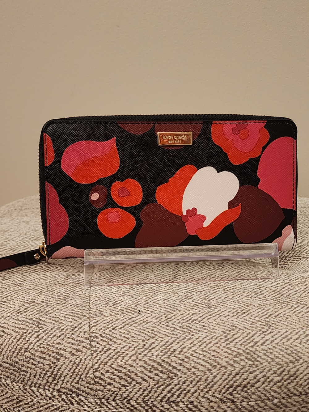 NWOT kate spade Black Floral Zip-Around Wallet with Pink & Red Accents